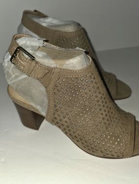 Unisa Open Toe Booties Sandal Size 7 Stylish Comfy New With Box